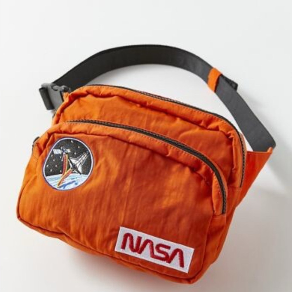 BAGGU: NASA Patch Fanny Pack🛸🪐👽